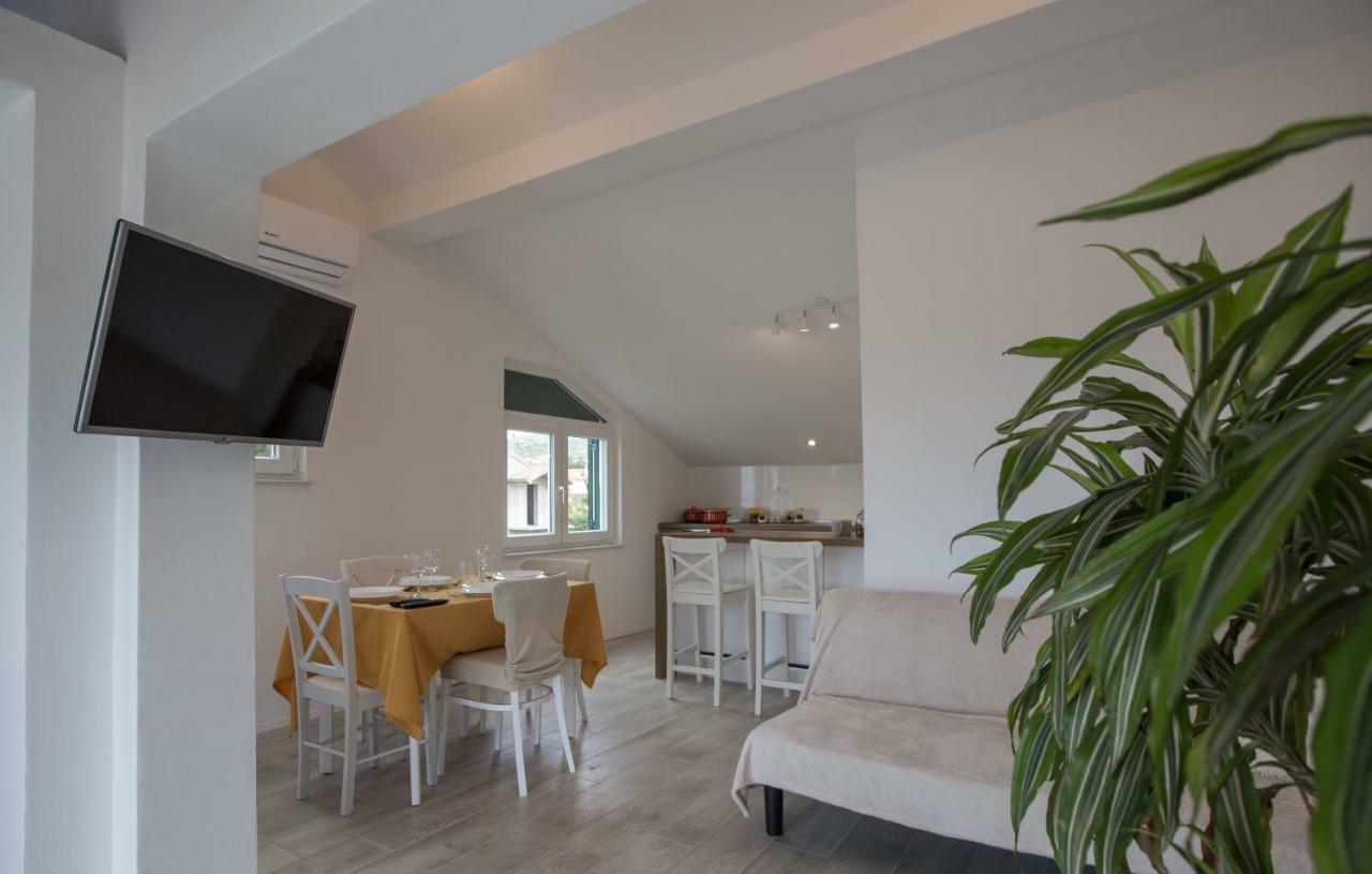Relaxing Whole Top Floor Apartment By The Sea Zaboric Exteriör bild